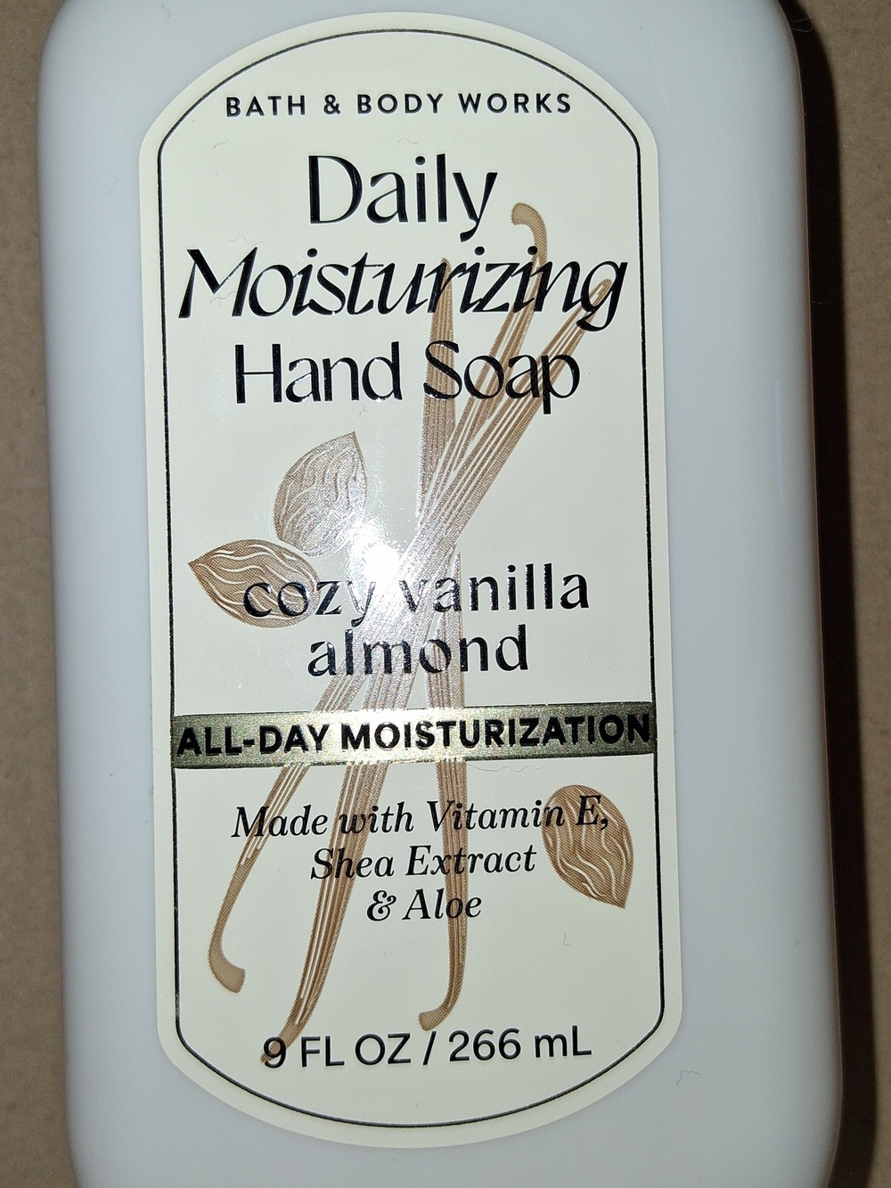 Bath & Body Works Cozy Vanilla Almond Hand Soap Vitamin E, Shea Etract & Aloe